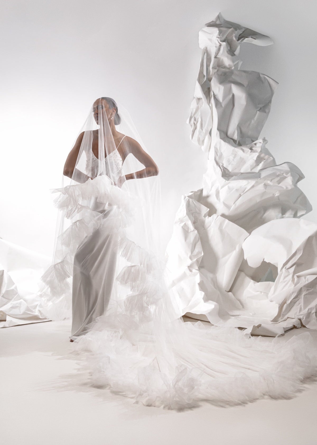 ELLEN Ruffled Veil