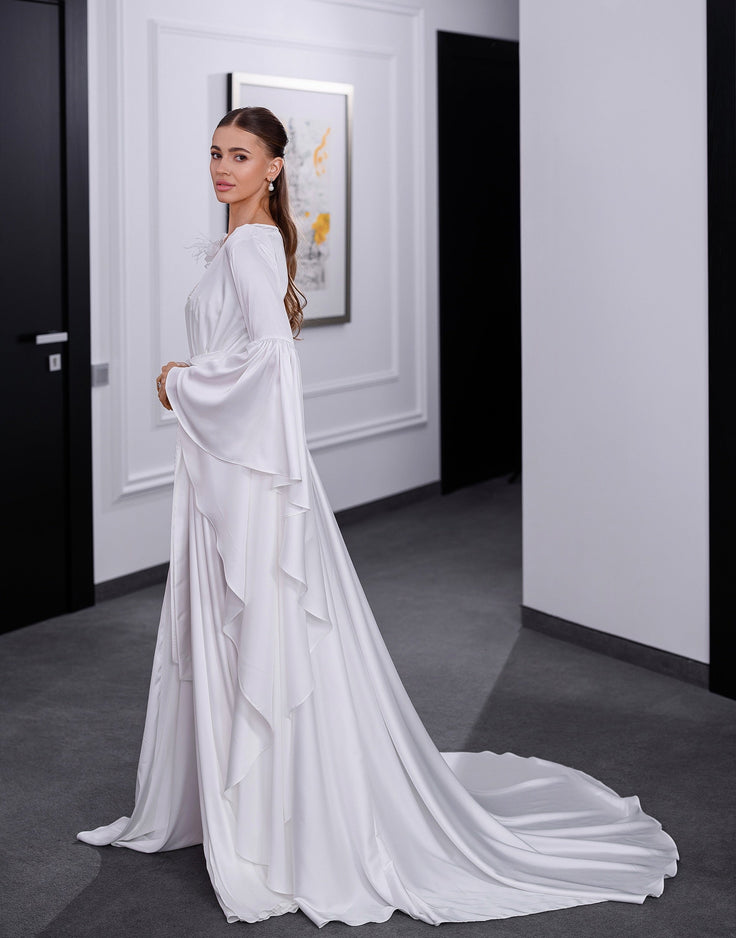 NAOMY Cape Robe