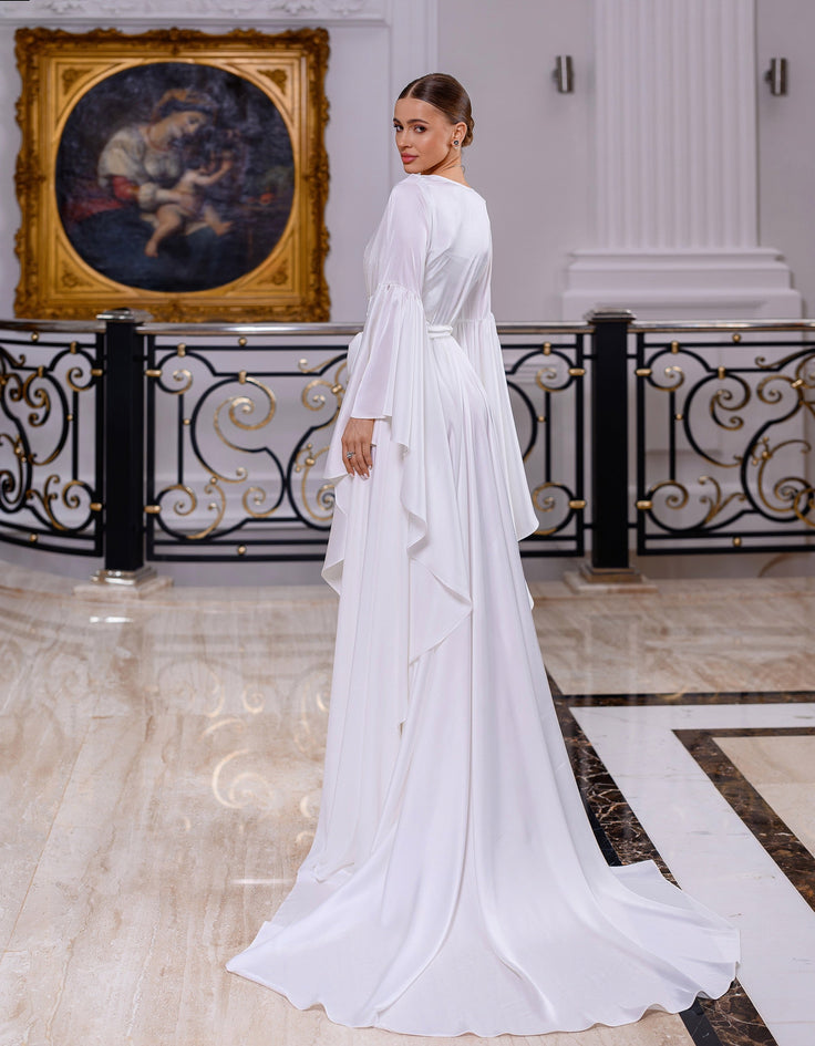 NAOMY Cape Robe