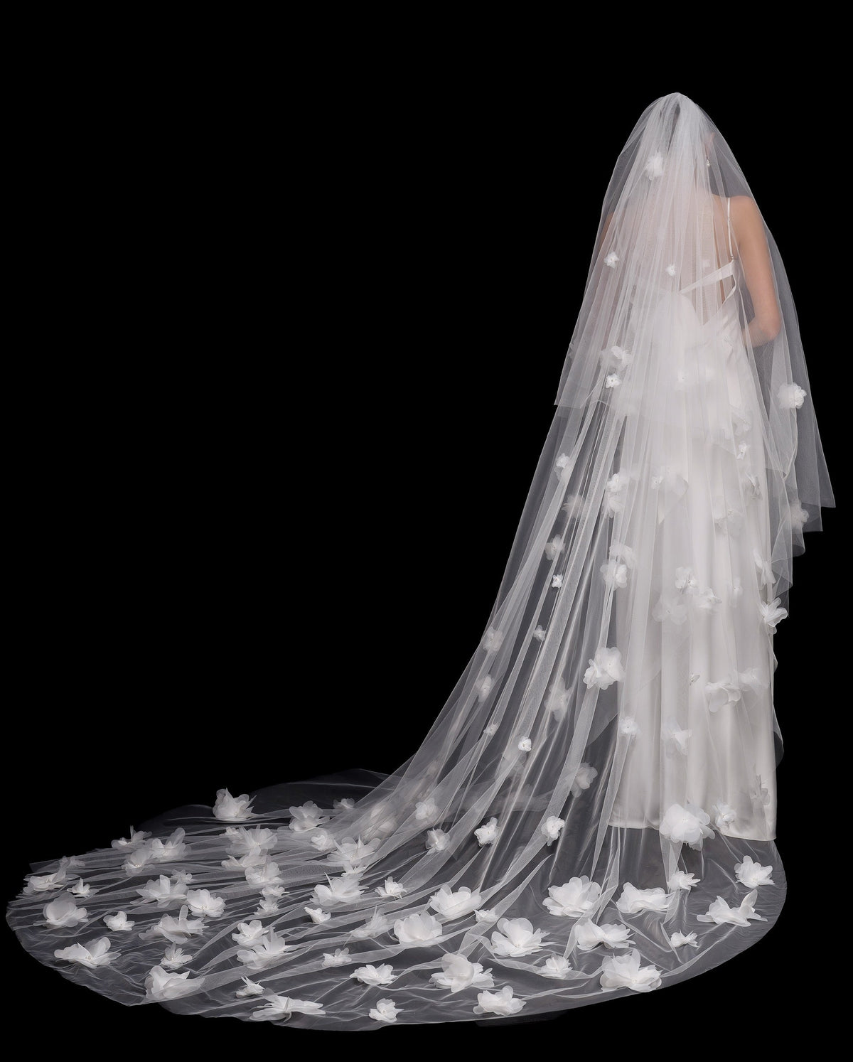 WHITE LOTUS Floral Veil
